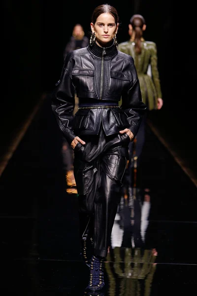 Look 27